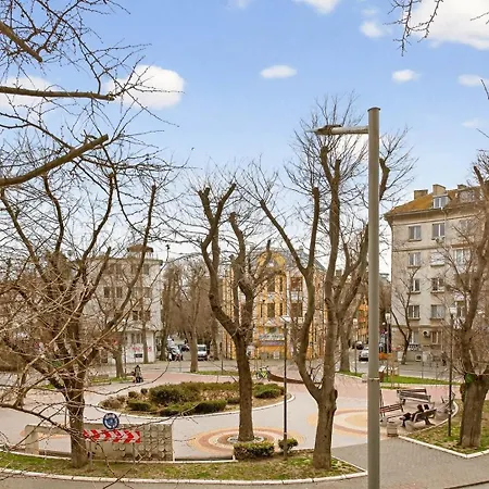 Sea Garden Apartment