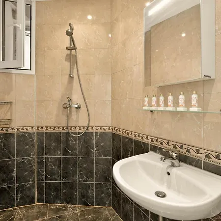 Sea Garden Apartment